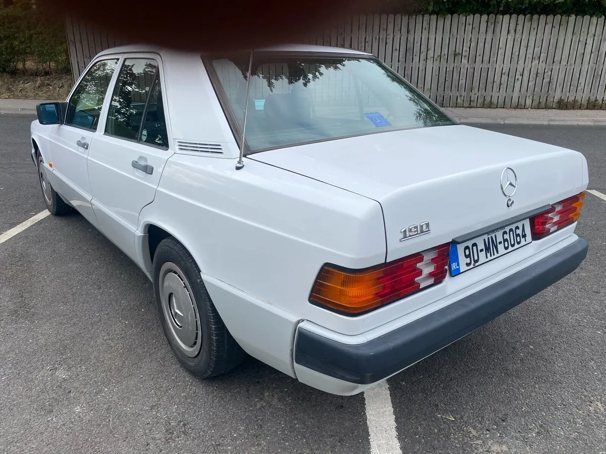 Mercedes 190 - Image 3