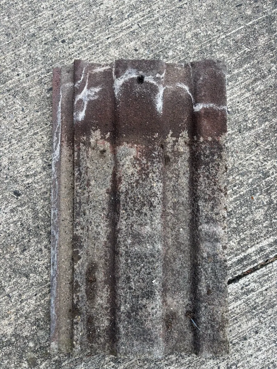 Roofing slates and tiles - Image 1