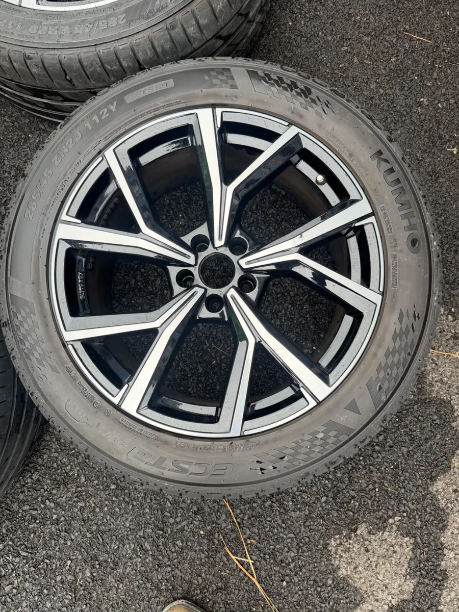 20inch toureag Q7 alloy wheels - Image 2