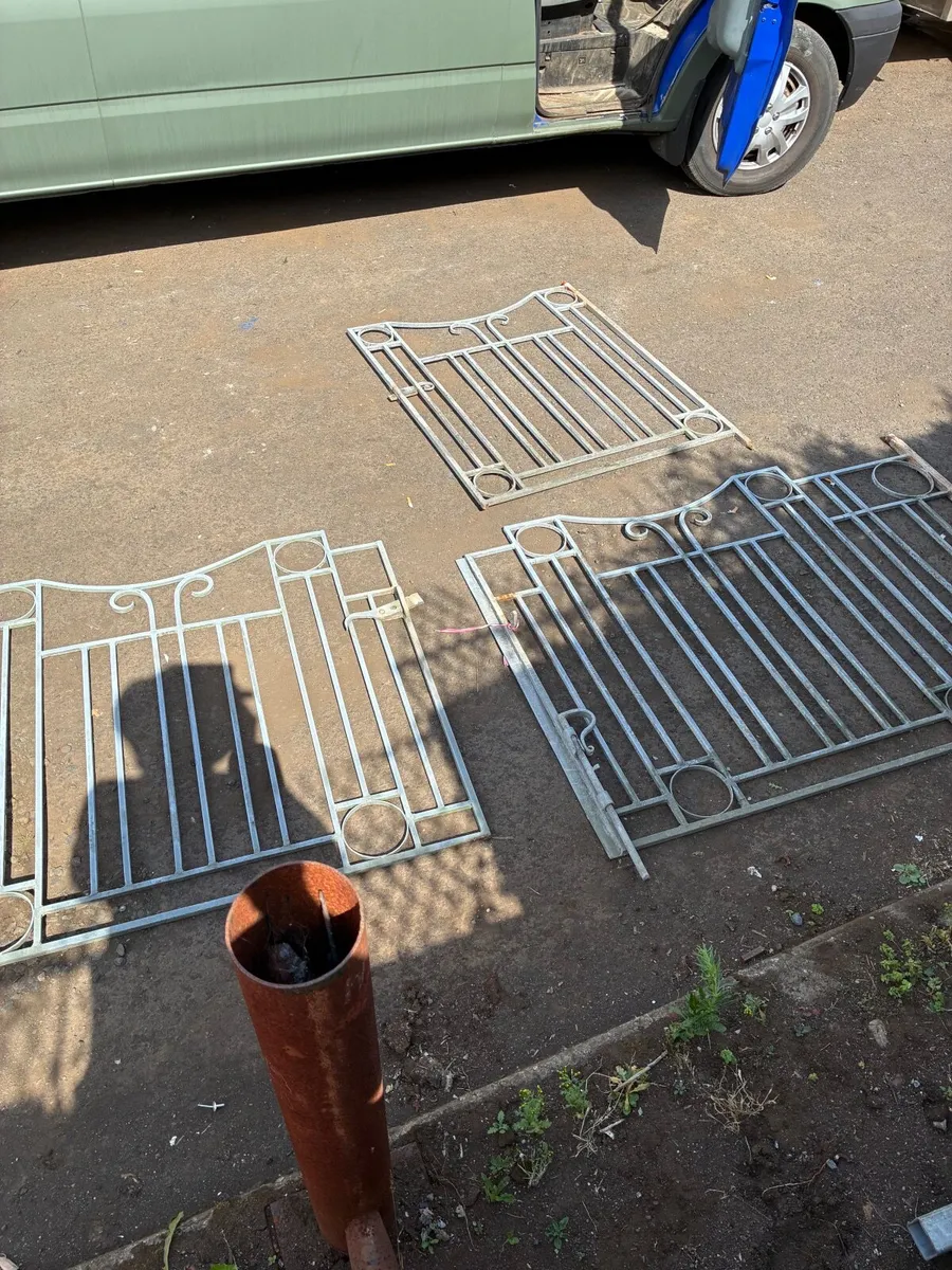 Gates - Image 1