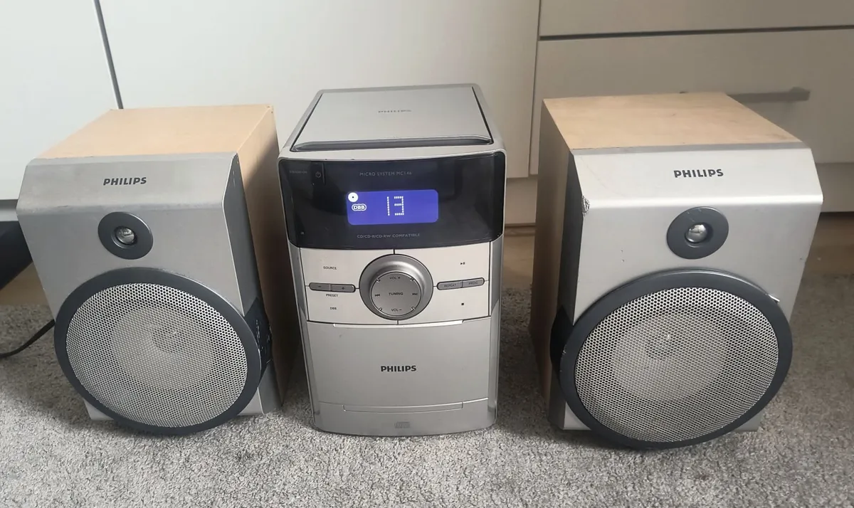 Micro Hi-Fi System DAB radio  CD, CD-R  cd rw - Image 1