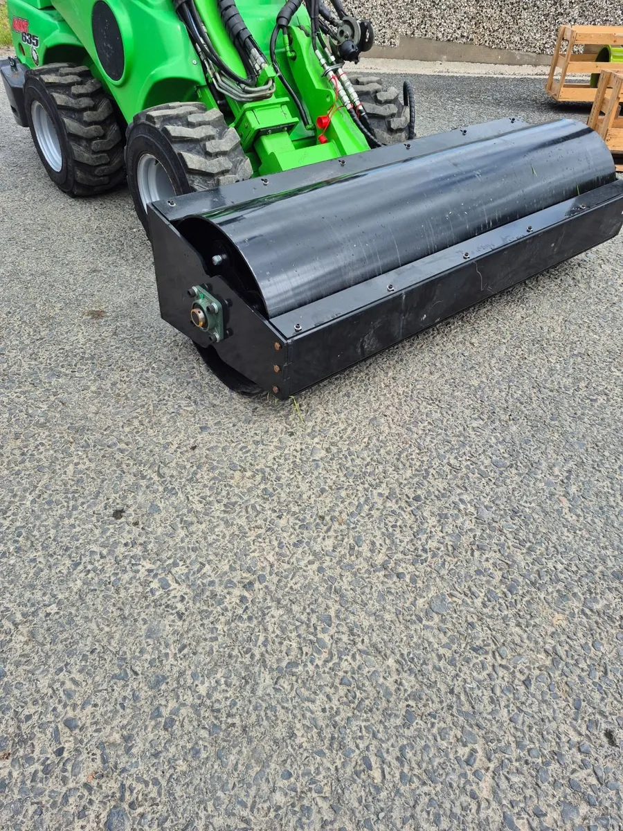 Skid steer 6ft hydraulic roller attachment - Image 2