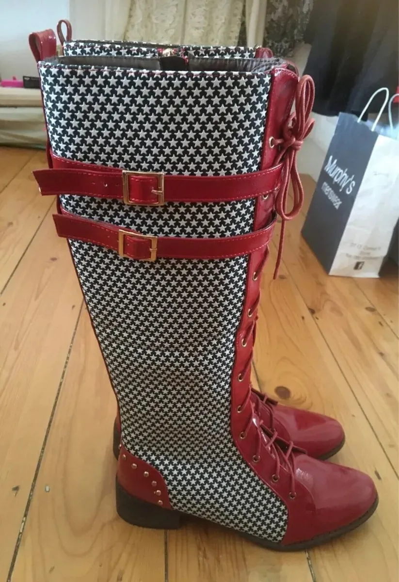 BRAND NEW Red and White Tall Knee Boots, Size 40/7 - Image 4