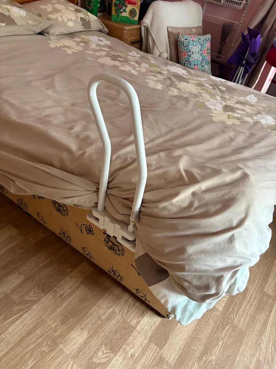 Bed rail - Image 1