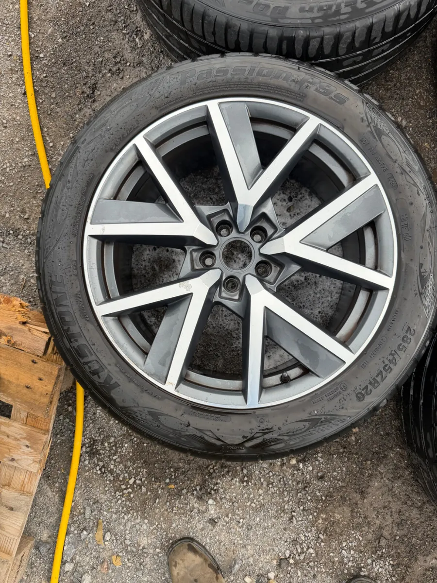20inch VW toureag Rline alloys - Image 3