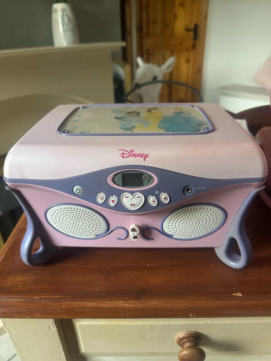 Disney DVD player and Radio - Image 4