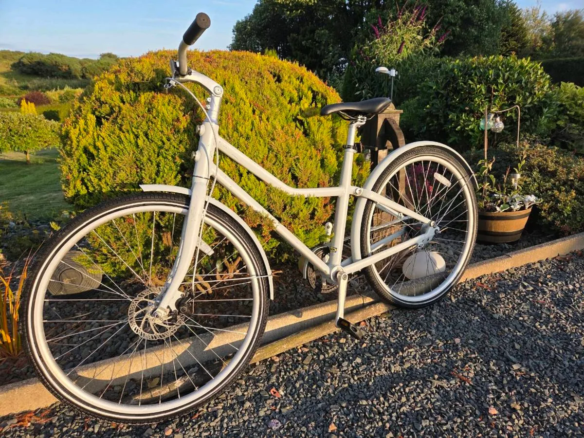 Ladies bicycle - Image 3