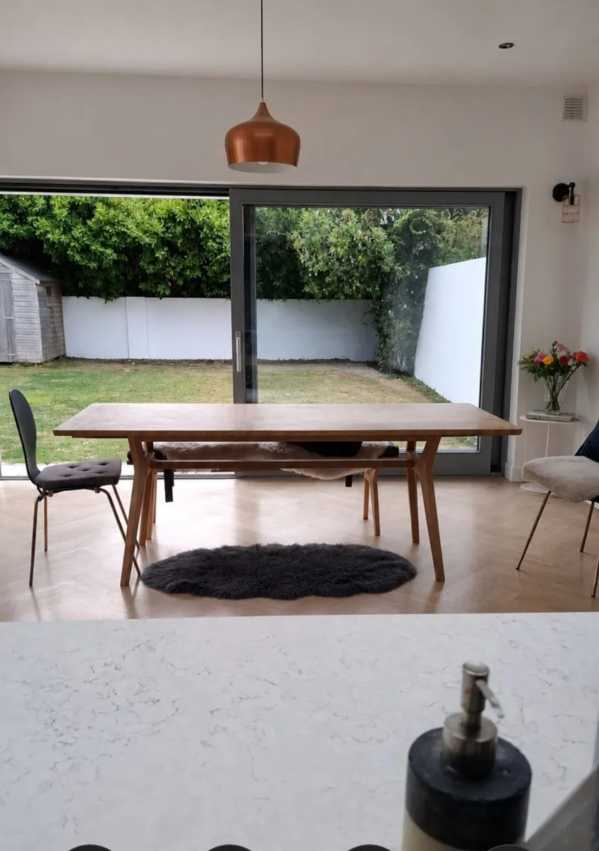 Kitchen/dining table - Image 1