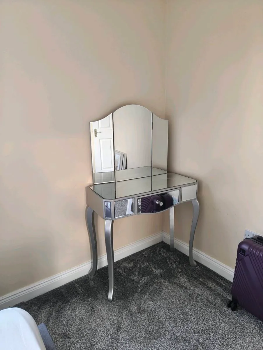 Bedroom set for sale - Image 4