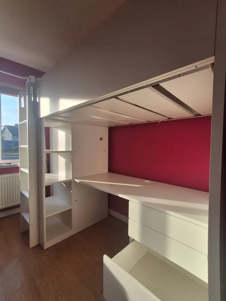 Child’s loft bed - Image 4