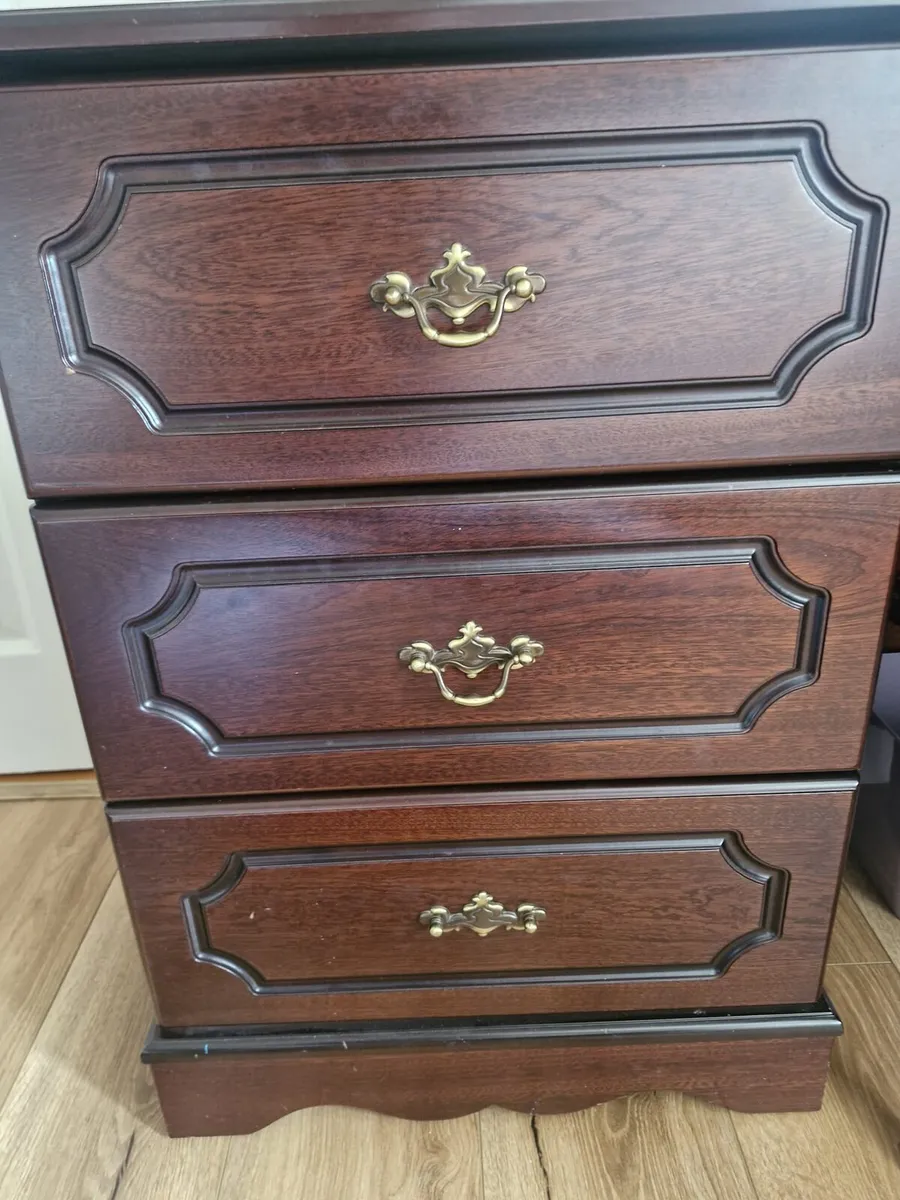 Mahogany ressing table with mirror and chair - Image 4
