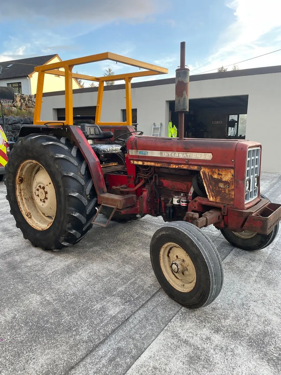 International 674 - Image 1