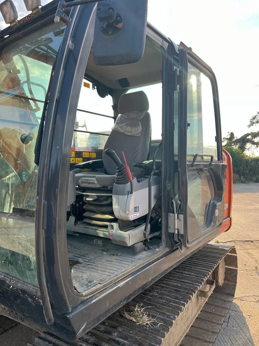Hitachi 130-6 - Image 4