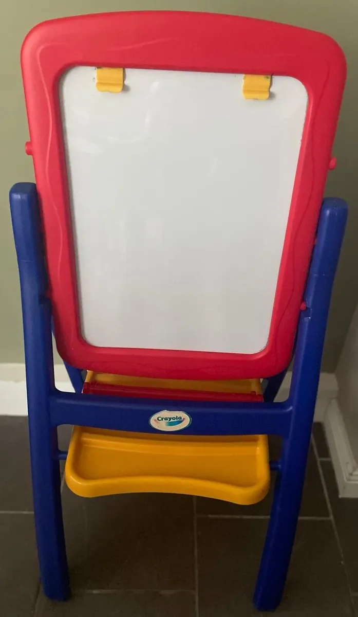 Crayola Qwikflip 2-Sided Easel - Image 2