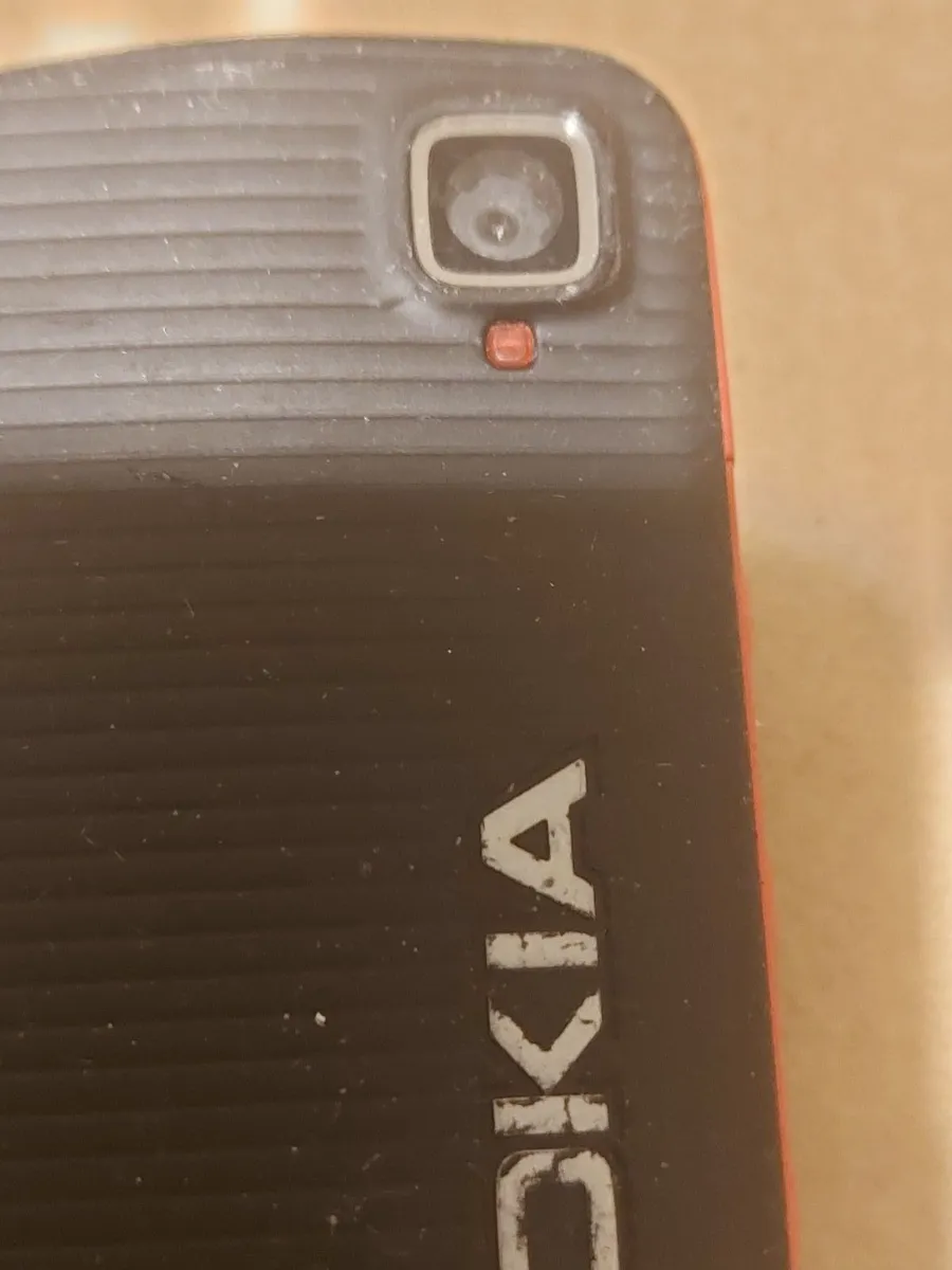 Nokia Express Music Model 5220 mobile phone - Image 3