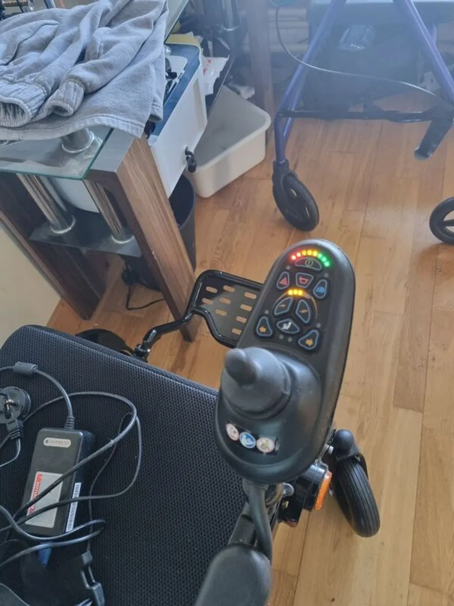 wheelchair - Image 4