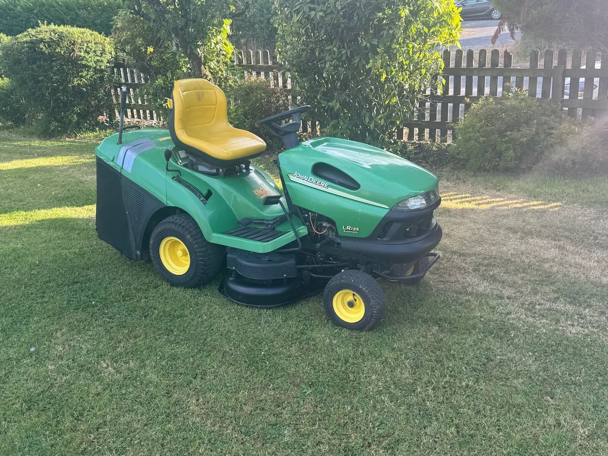 Ride on mower - Image 1