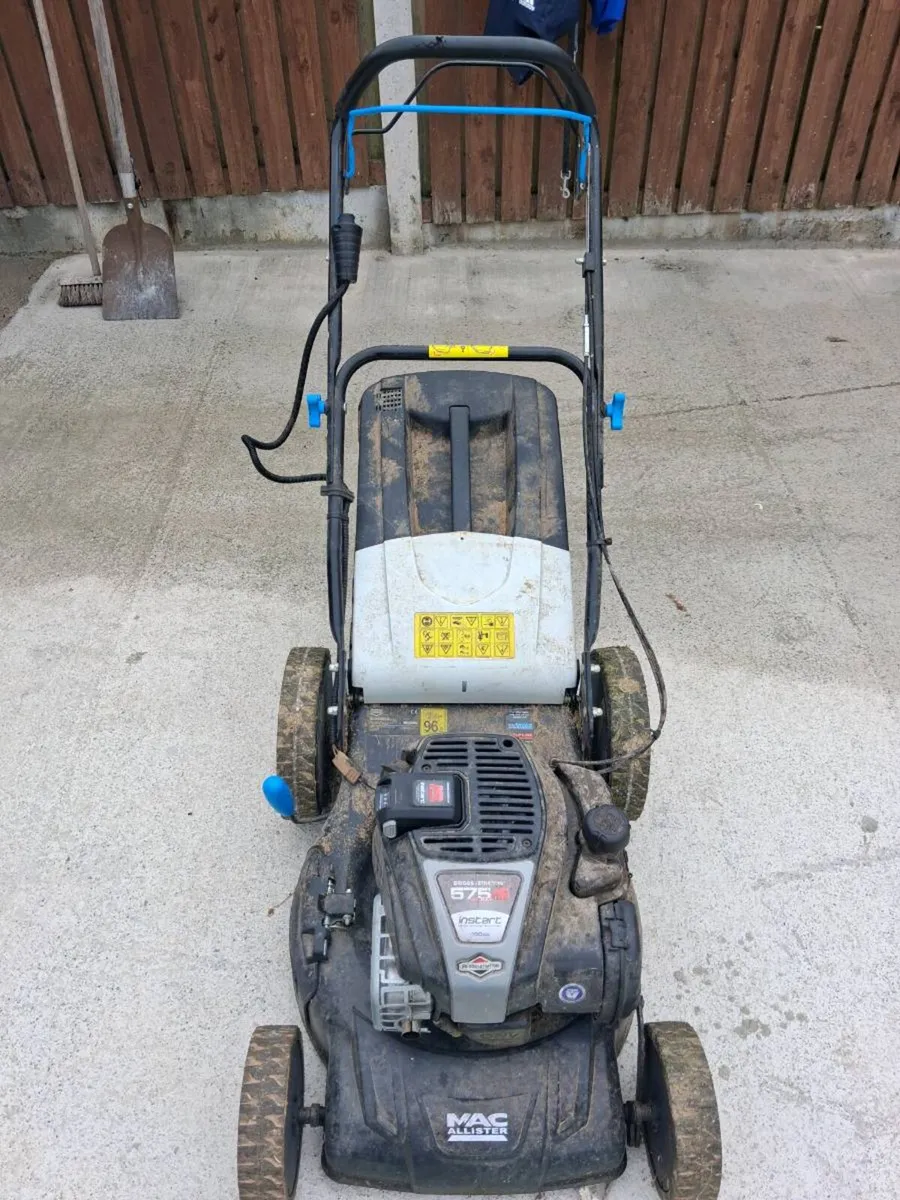 Briggs & Stratton Lawnmower - Image 3