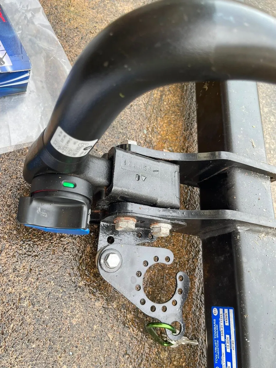 VOLVO XC90 invisibledetachable towbar MK2 2015-22 - Image 2