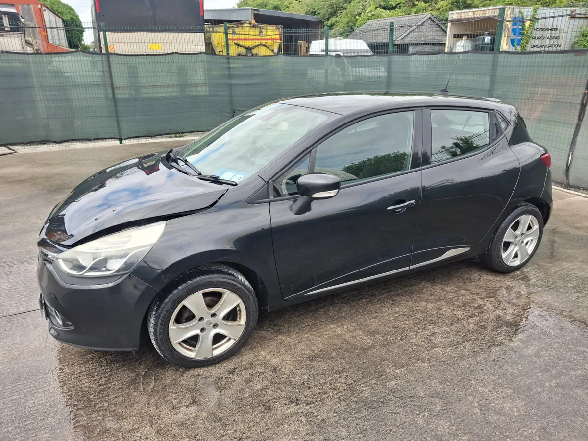 2014 Renault clio  Dynamic  1.2 Petrol - Image 1