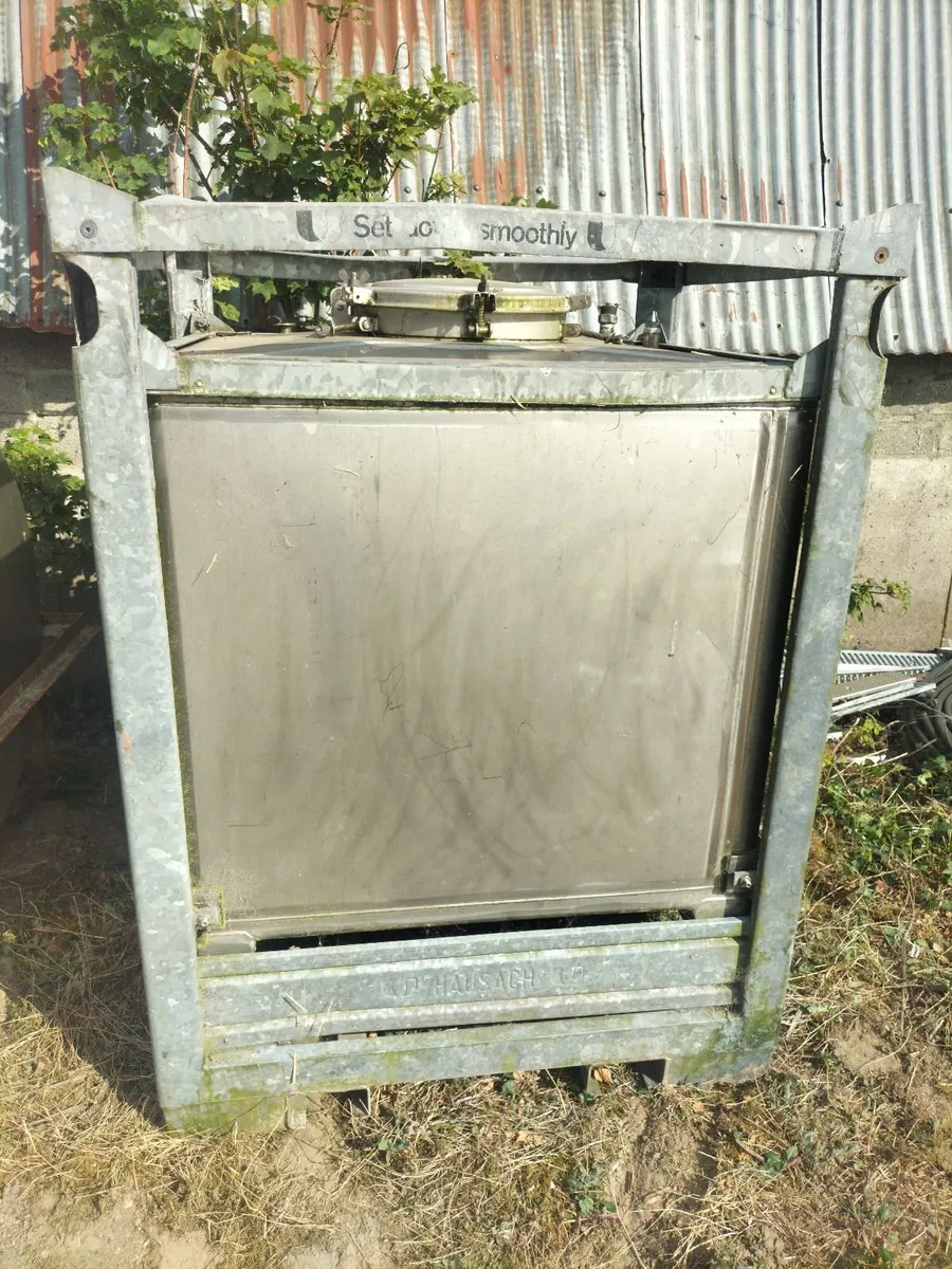 Stainless steel tanks - Image 1