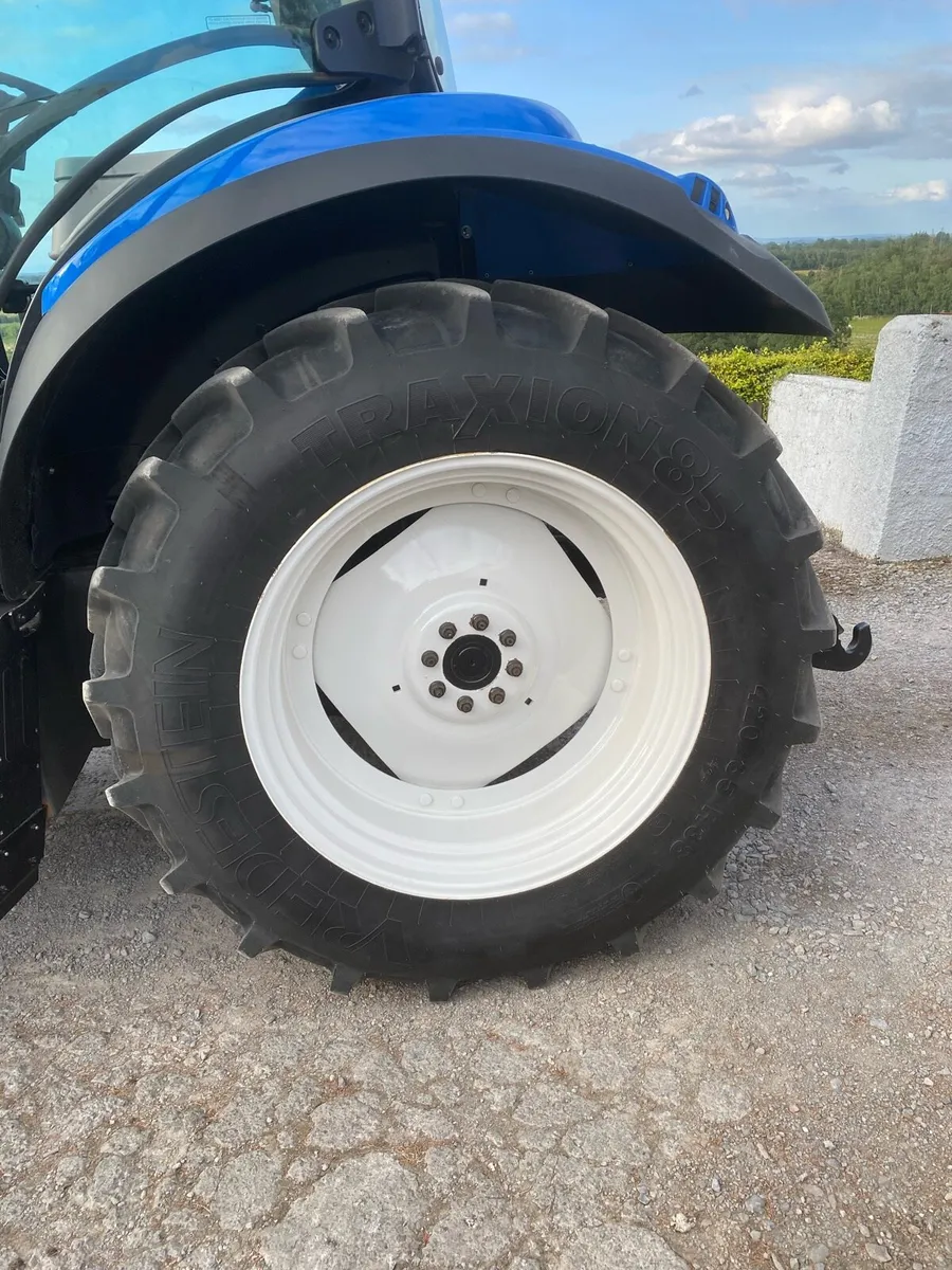 Tractor tyres - Image 1