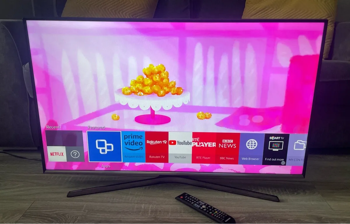 43” SAMSUNG FULL HD SMART TV - Image 2