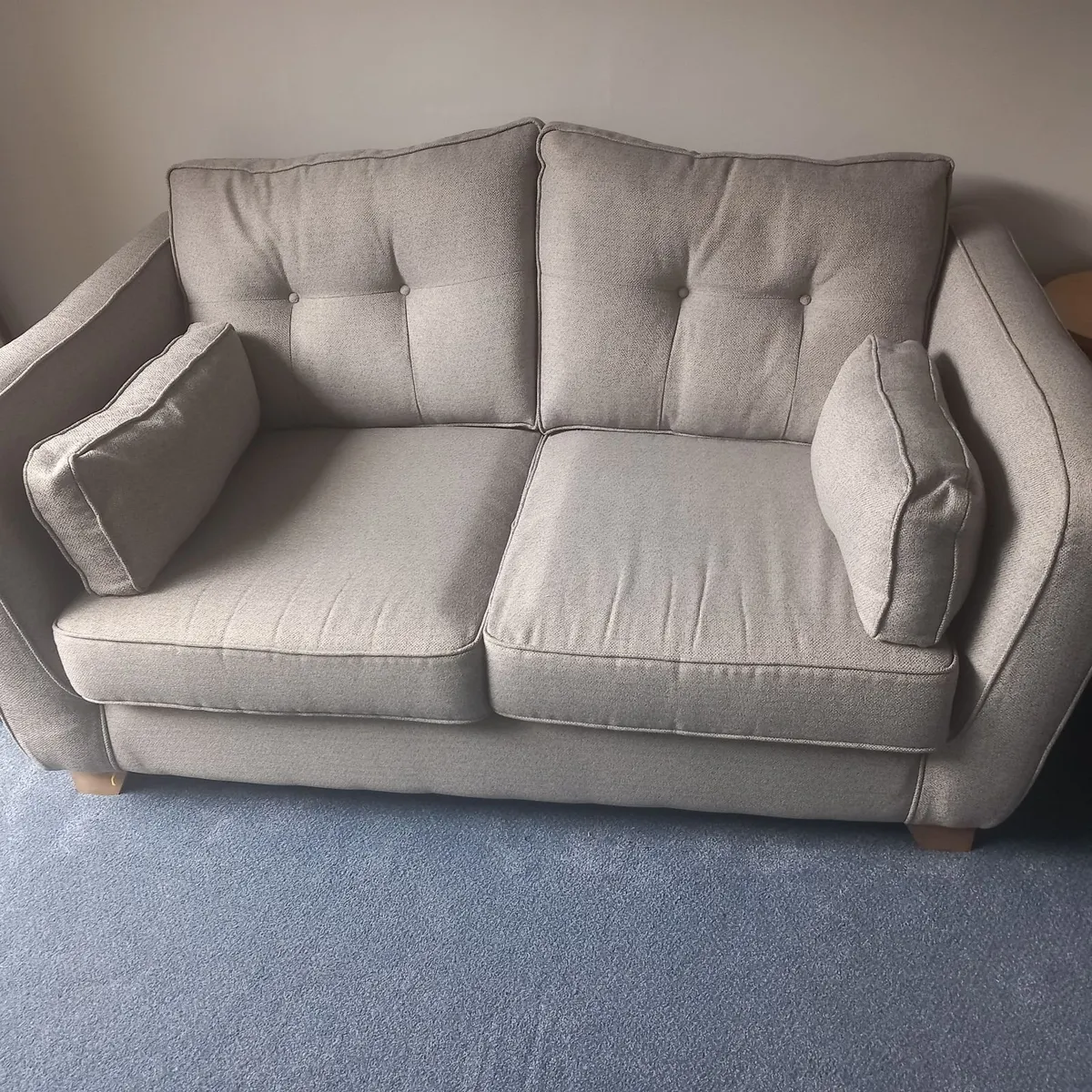 2 seater couch - Image 1