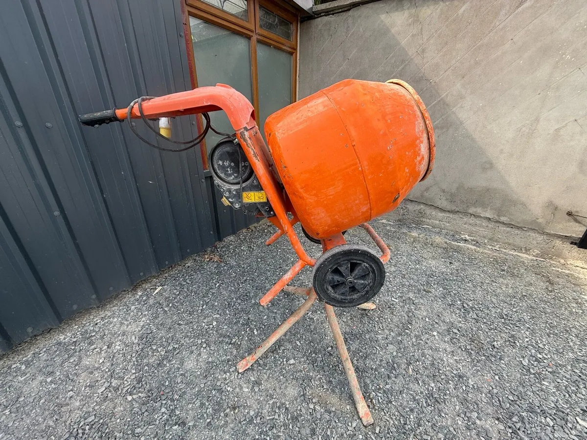 ** BELLE 110V ELECTRIC CEMENT MIXER & STAND ** - Image 1