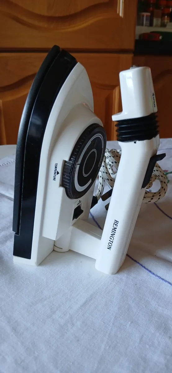 Remington travel iron. - Image 1