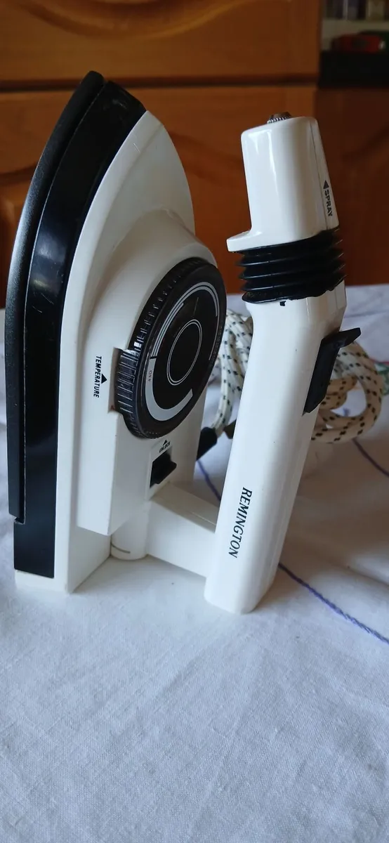Remington travel iron. - Image 3