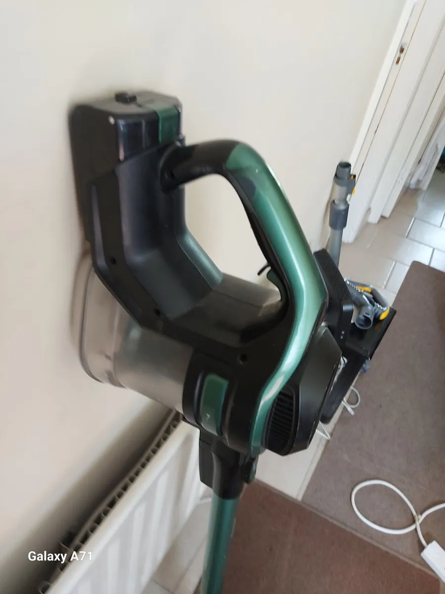 Salter Cordless Vacuum Cleaner, Multi-surface - Image 2