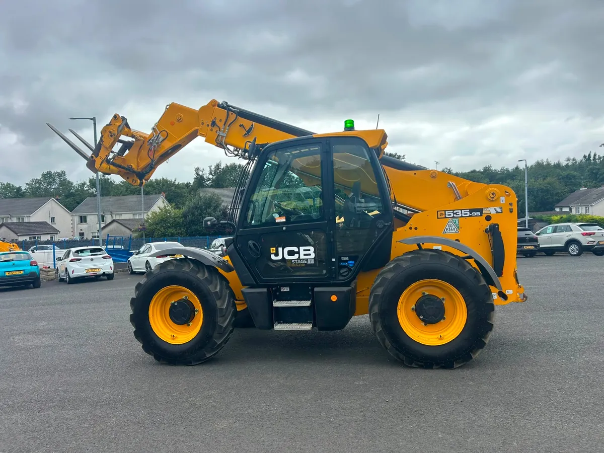 2023 JCB 535-95 108BHP / AC / Joystick /Rear Hitch - Image 3