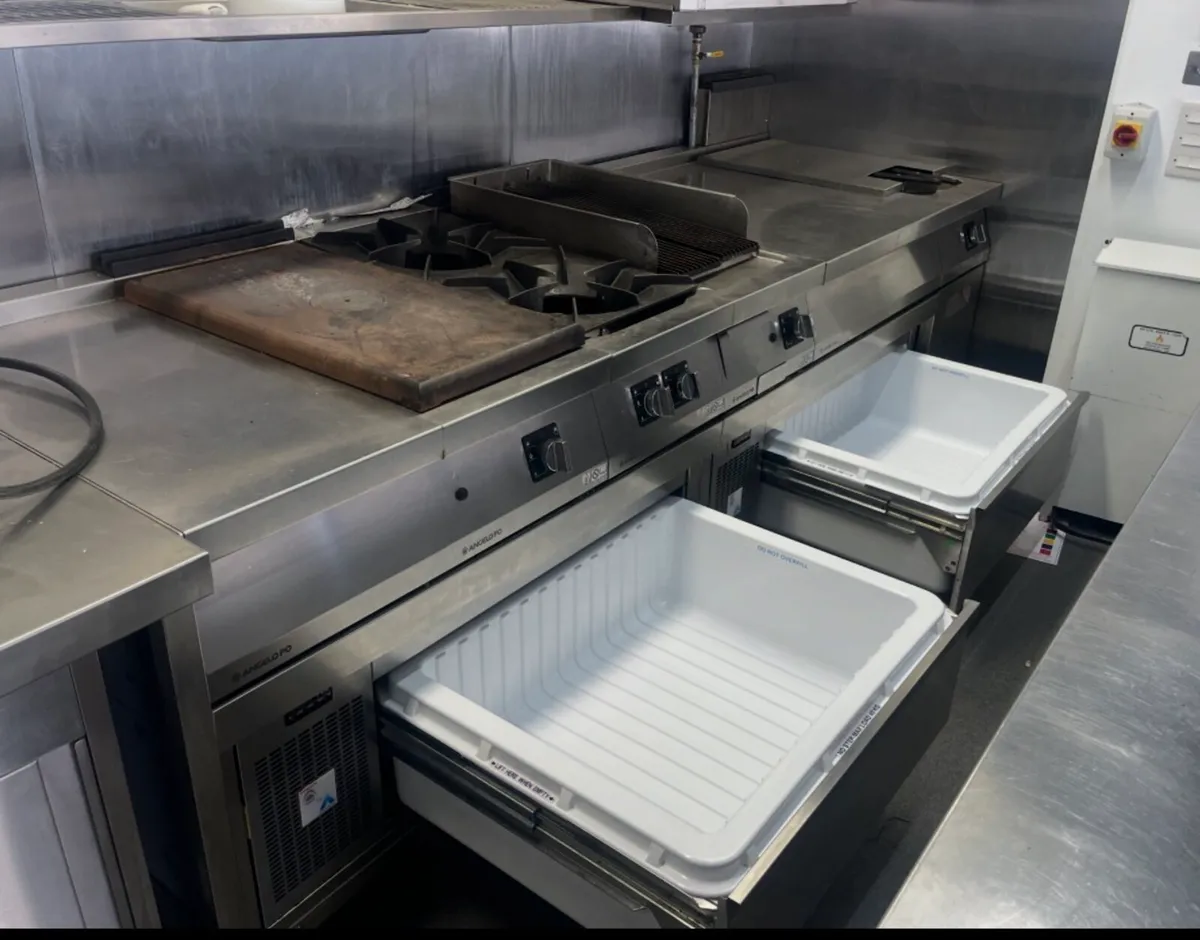 Commercial kitchen - Image 2