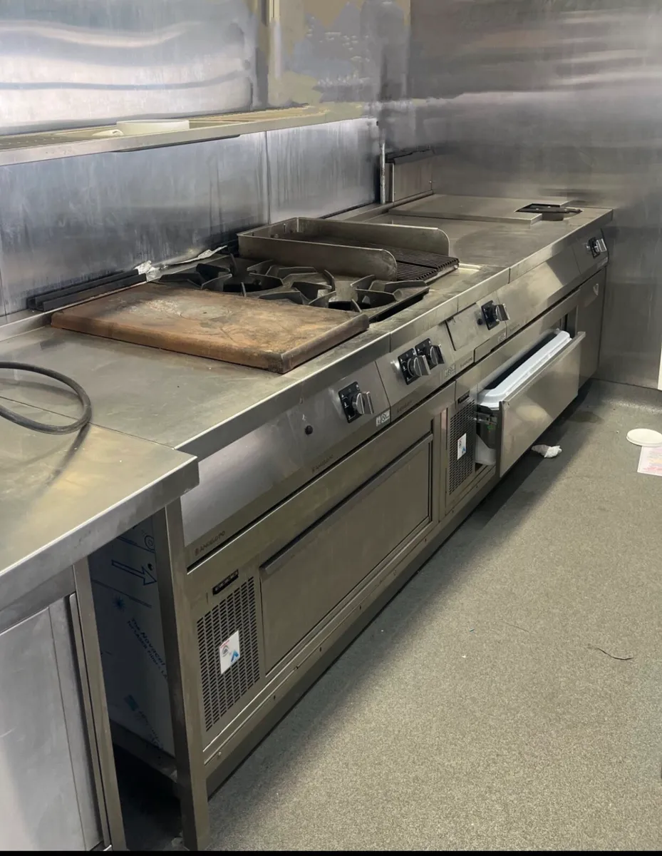 Commercial kitchen - Image 3