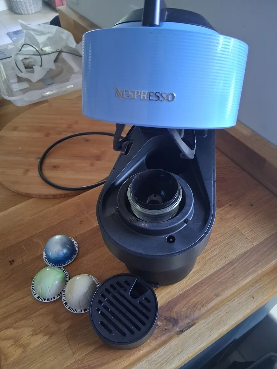Nespresso coffee machine Verteo- Used - Image 2