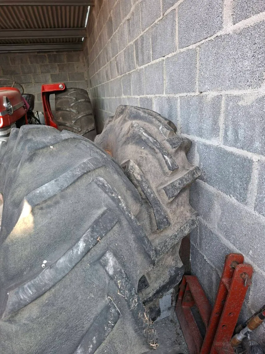 Tractor wheels - Image 3