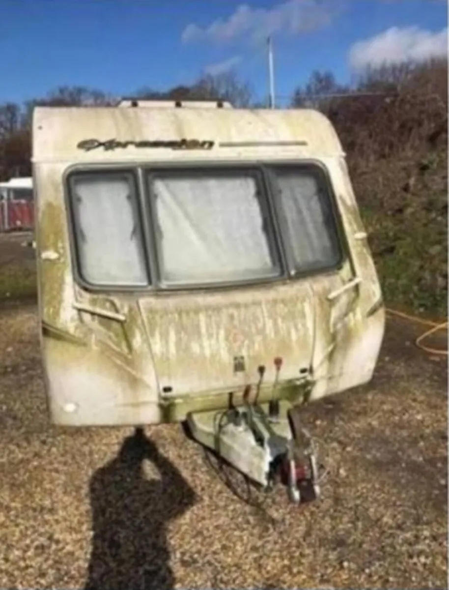 I buy caravans that need repairs or damp issues - Image 3