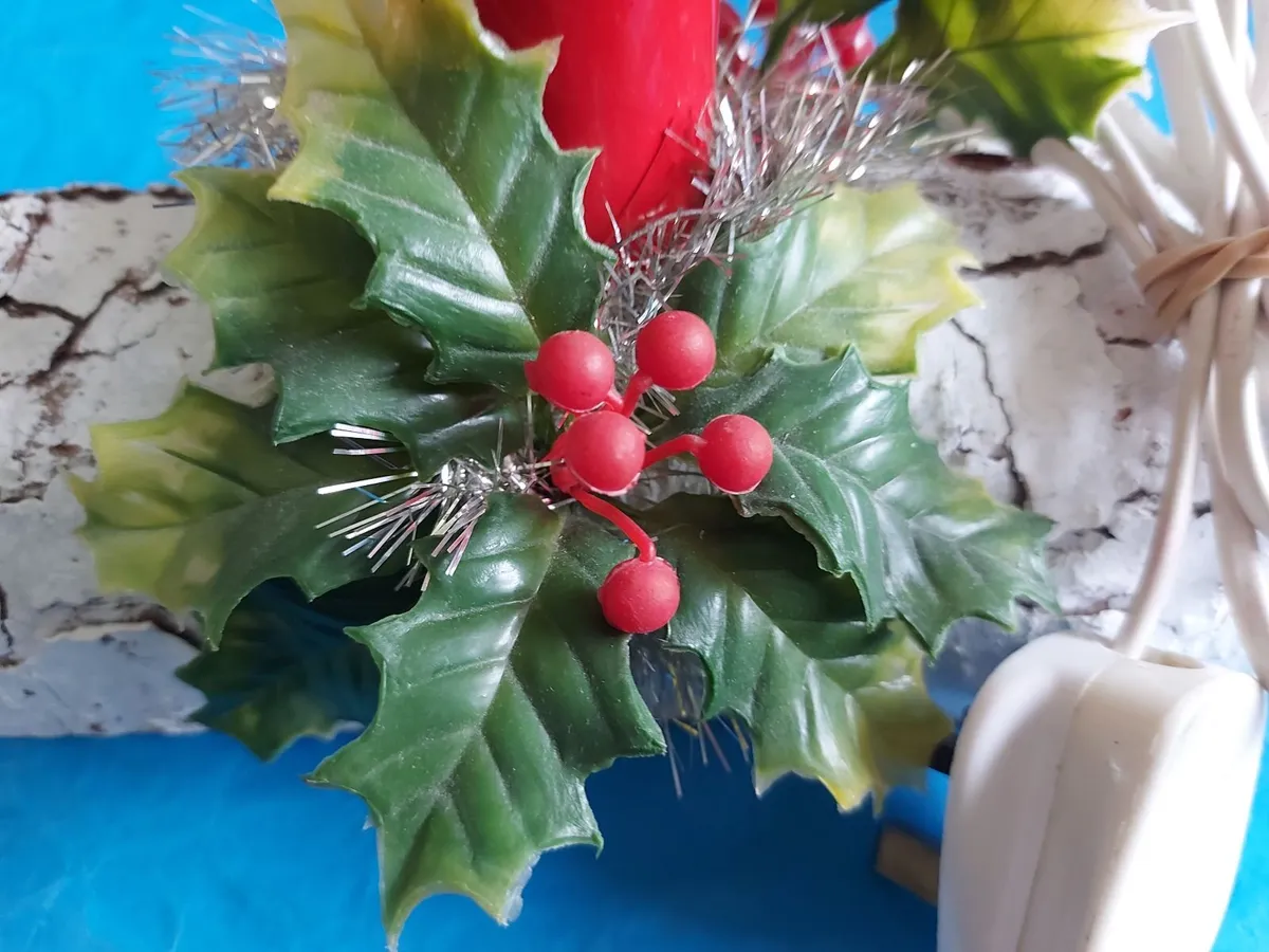 CHRISTMAS LOG CANDLE with BULB - Image 4