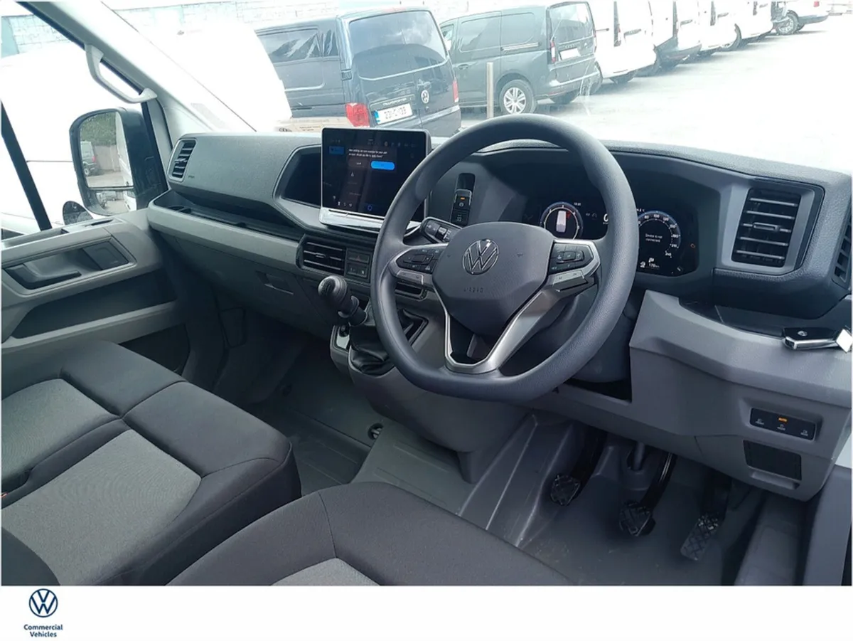 Volkswagen Crafter Trendline 30 MWB 140BHP M6F - Image 2