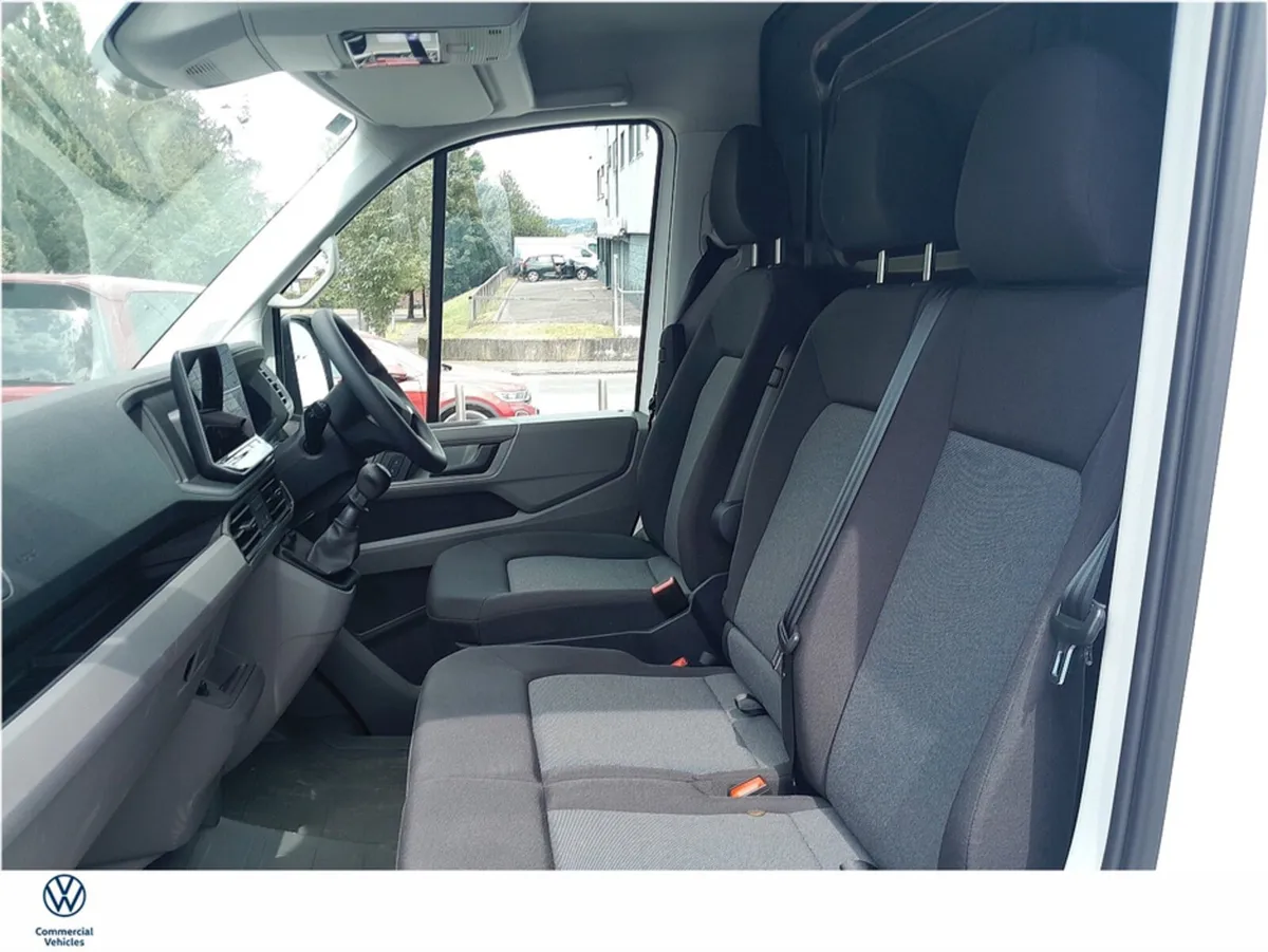 Volkswagen Crafter Trendline 30 MWB 140BHP M6F - Image 4