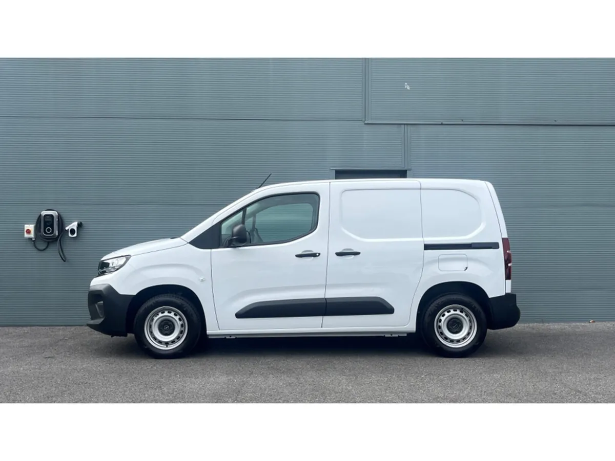 Opel Combo Komfort 1.5 - 100 BHP * 5 Year Warranty - Image 2