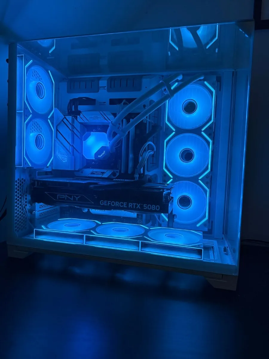 Gaming Pc | Rtx 5080 | Amd Ryzen 7 9800x3d - Image 1