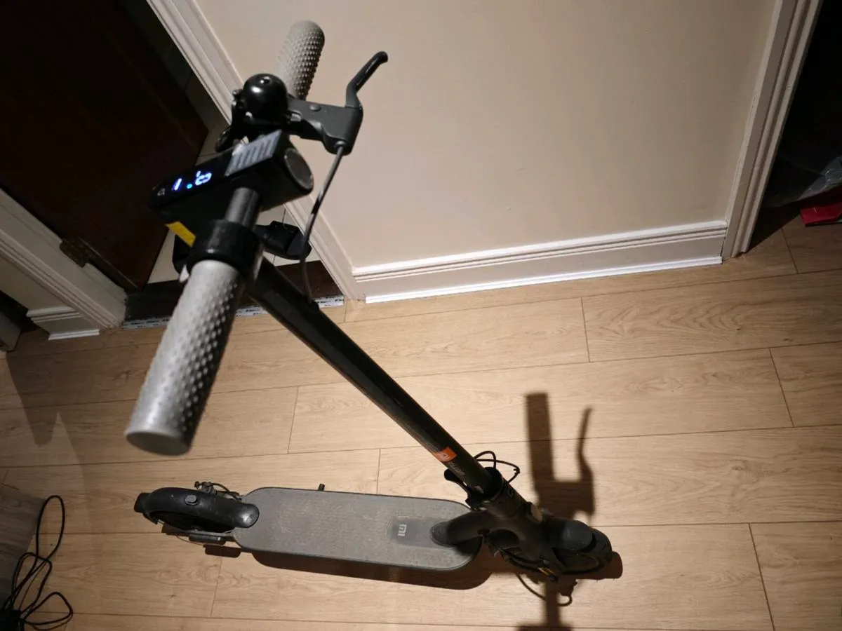 Electric scooter - Image 3