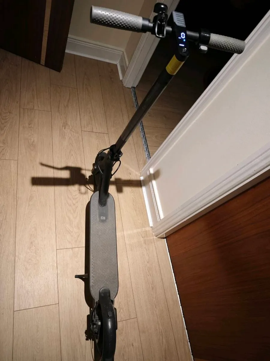 Electric scooter - Image 4