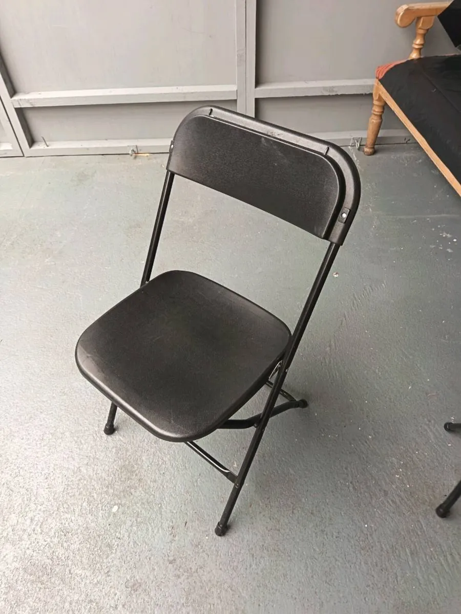 Folding chairs - Image 2