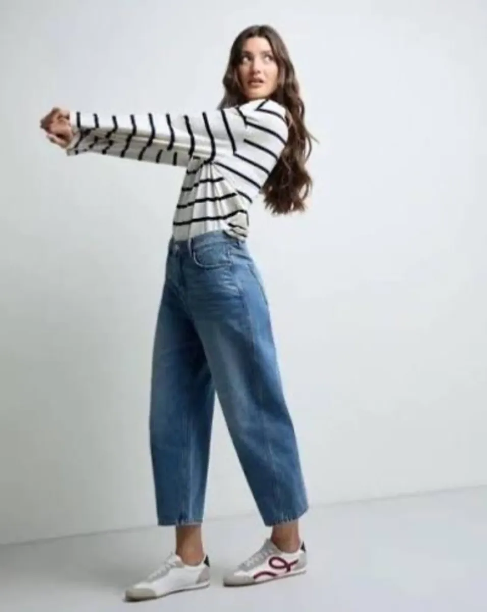 NEW Blue High Rise Barrel Jeans: Size 8