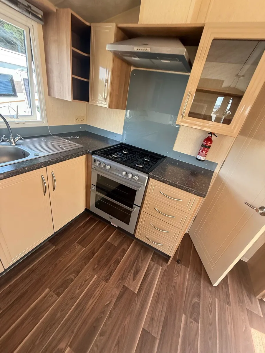 Willerby Granada 38.12.6 winter pack TPS caravan - Image 4