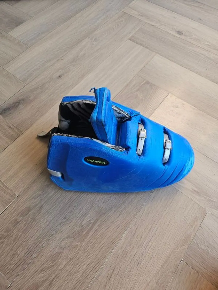 OBO Robo Hi-Control Field Hockey Goalie Kickers - Size Large - Very Good - Image 2