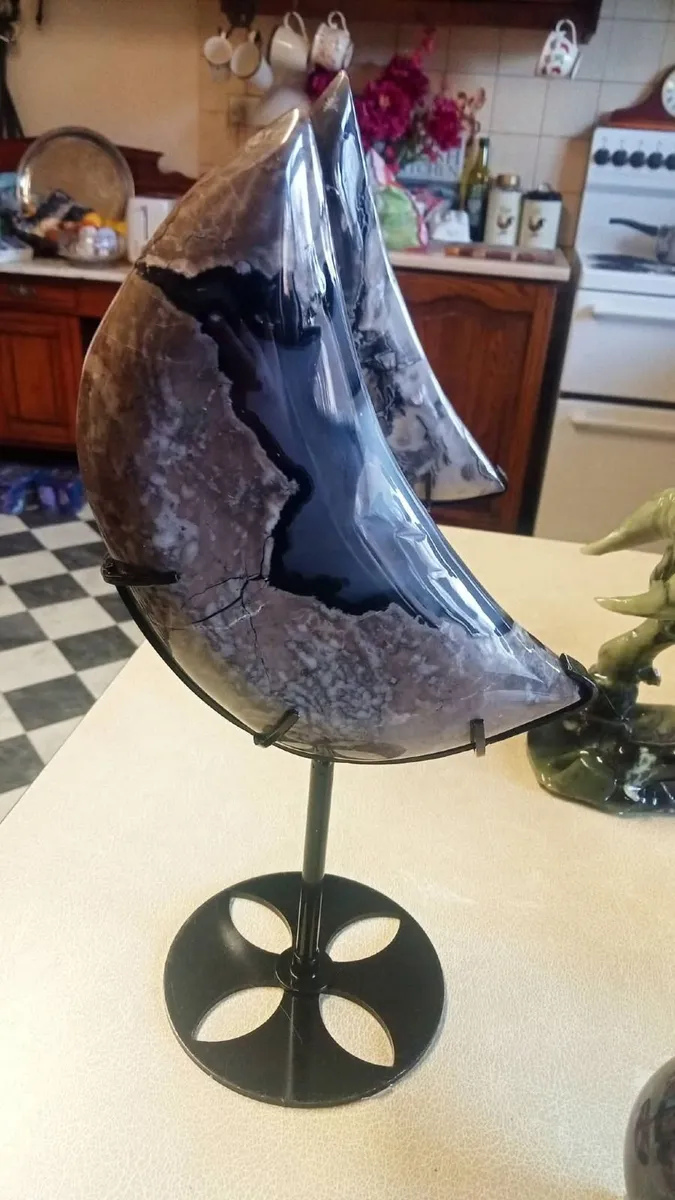 Beautiful Cresent Moon Volcanic Agate - Image 2